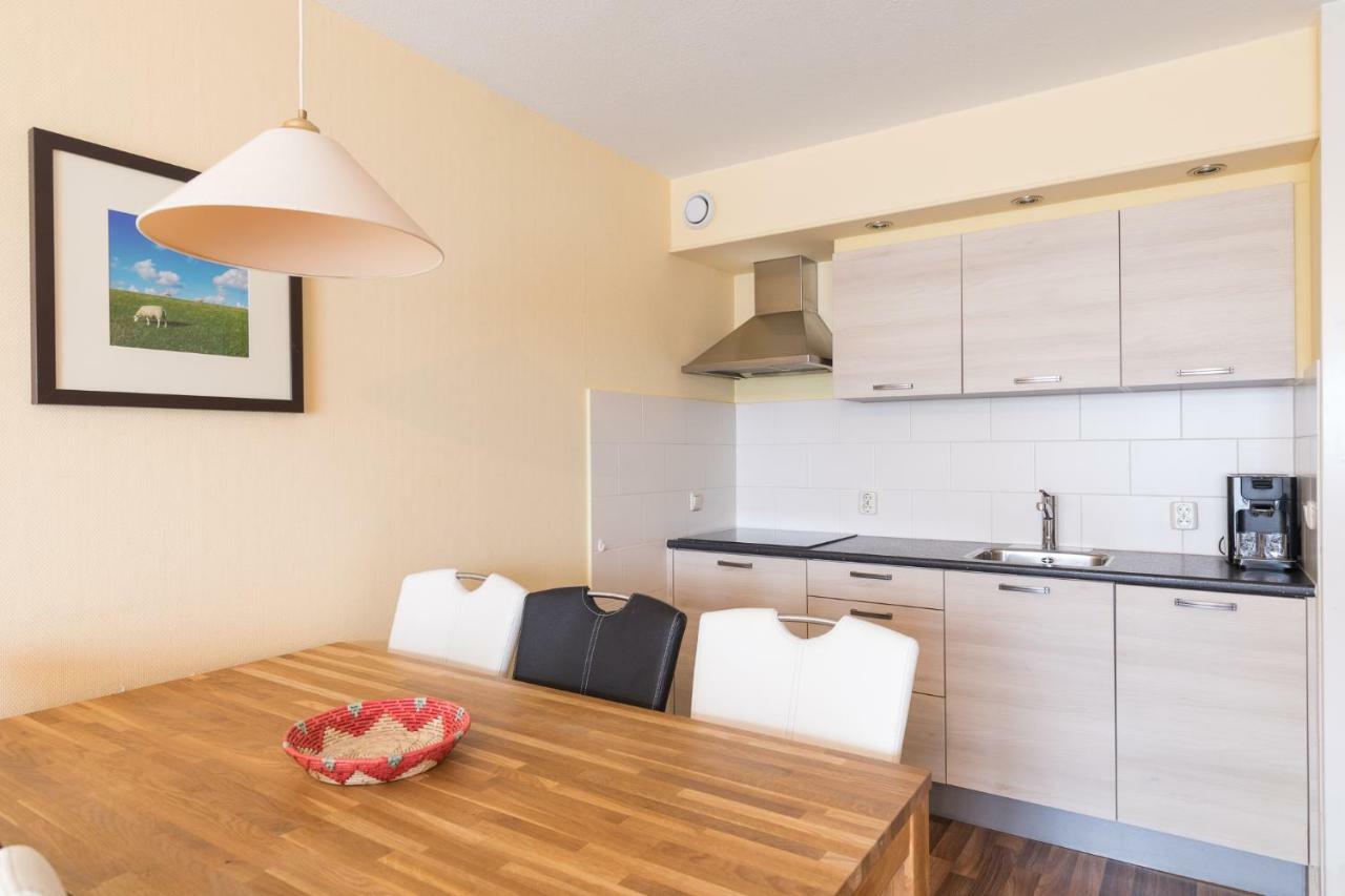 Appartement De Vrijbuiter, Resort Amelander Kaap Холум Екстериор снимка