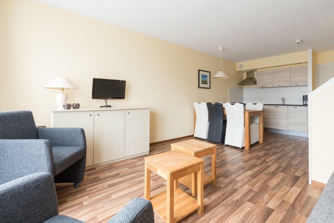 Appartement De Vrijbuiter, Resort Amelander Kaap Холум Екстериор снимка