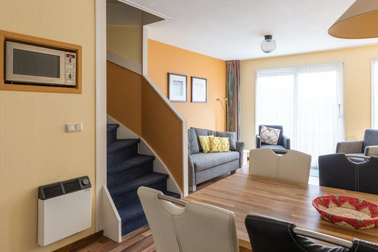 Appartement De Vrijbuiter, Resort Amelander Kaap Холум Екстериор снимка