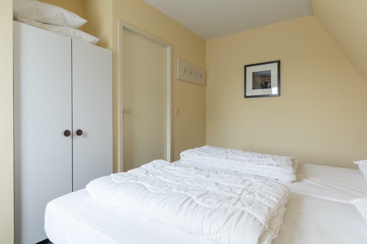 Appartement De Vrijbuiter, Resort Amelander Kaap Холум Екстериор снимка
