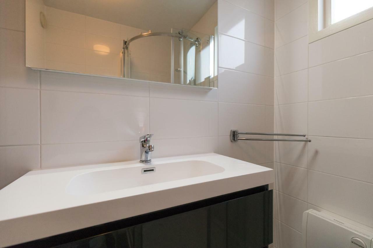 Appartement De Vrijbuiter, Resort Amelander Kaap Холум Екстериор снимка